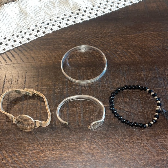 🍀5/$25🍀  Bracelet Lot R Monet marked one - Picture 1 of 12